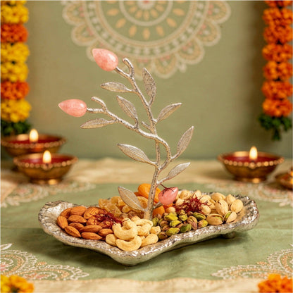 Elegant Silver Leaf-Shaped Festive Platter