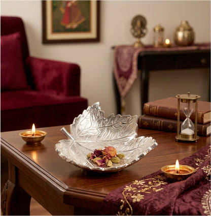 Elegant Silver Leaf-Shaped Decorative Platter