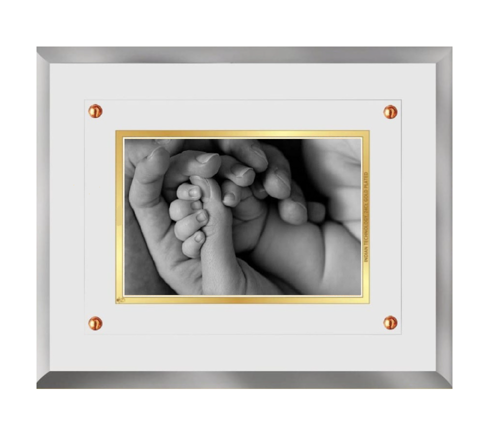 Elegance Metallic Accent Acrylic Photo Frame - close-up detail
